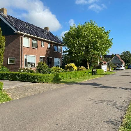 Huis Bij Het Water Met Sloepje Jutrijp Ngoại thất bức ảnh