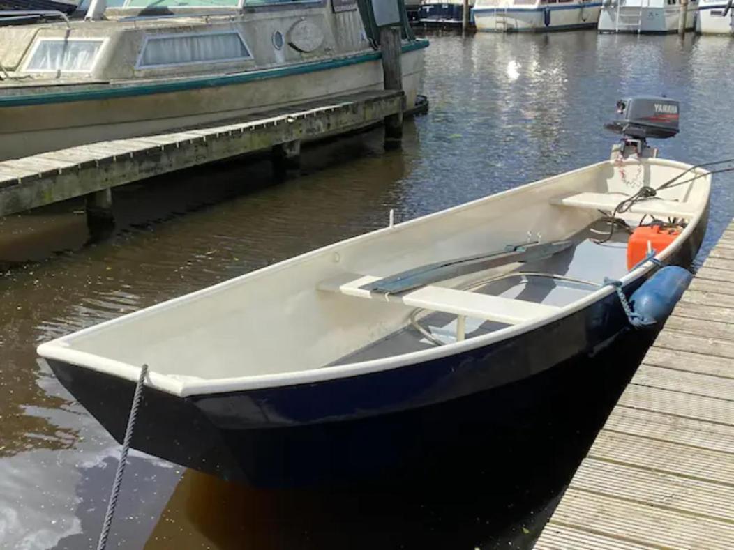 Huis Bij Het Water Met Sloepje Jutrijp Ngoại thất bức ảnh
