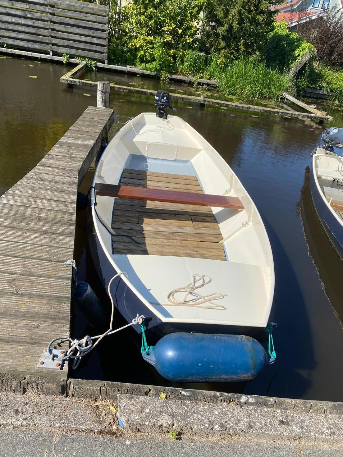 Huis Bij Het Water Met Sloepje Jutrijp Ngoại thất bức ảnh